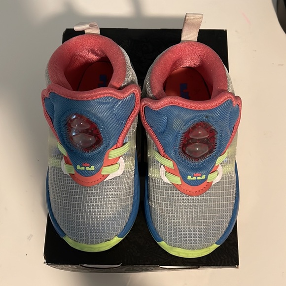 LebronXIX (TD) Toddler Boy Size 8 - Picture 2 of 9